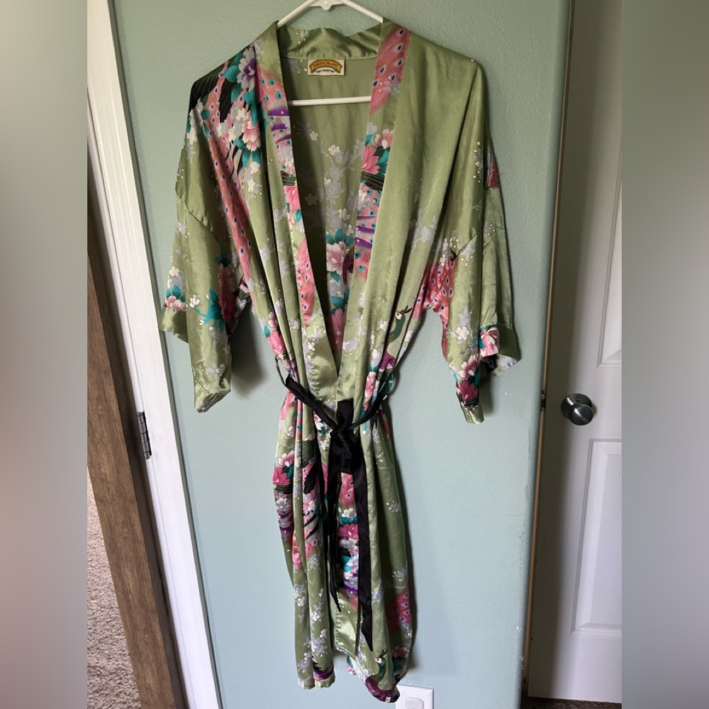 Vintage Asian/ kimono style robe